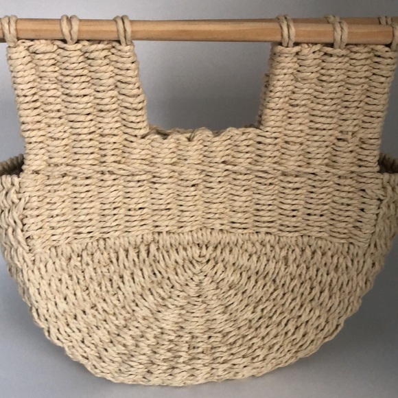 Straw Bag. - Picture 2 of 7
